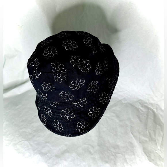 Tween Embroidered White & Black Floral Bucket Hat - Picture 13 of 15